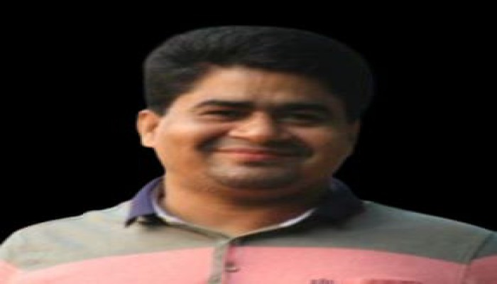 বিআরটিএর উচ্চমান সহকারী হারুন অর রশিদ বেতন ২৫ হাজার থাকেন আলিশান বাড়িতে চলাচল করেন কোটি টাকার গাড়িতে
