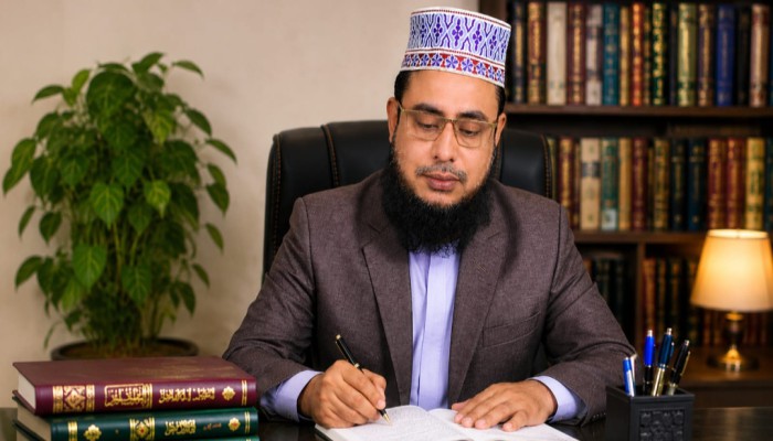 সবচেয়ে বেশি সুসম্পর্ক হবে যার সঙ্গে তিনি হলেন মহান আল্লাহ। হাফিজ মাছুম আহমদ দুধরচকী।