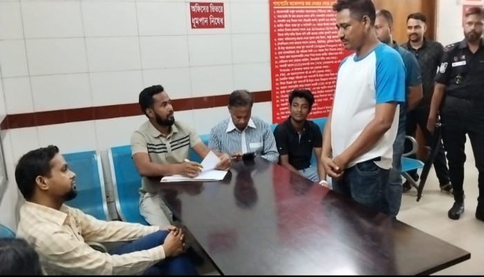 পাসপোর্ট অফিসে এসআরবি এর ভ্রাম্যমান আদালত অভিযান: দালাল চক্রের ৩ জনকে জ'রি'মা'না ও ১ জনকে কা'রা'দ'ণ্ড