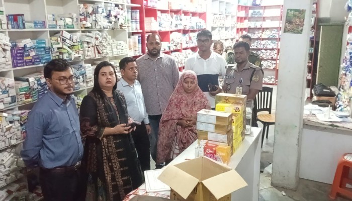 বরিশালের বাবুগঞ্জে এবার নারী ভু'য়া চিকিৎসকের সন্ধান, দেড় লাখ টাকা জ'রি'মা'না