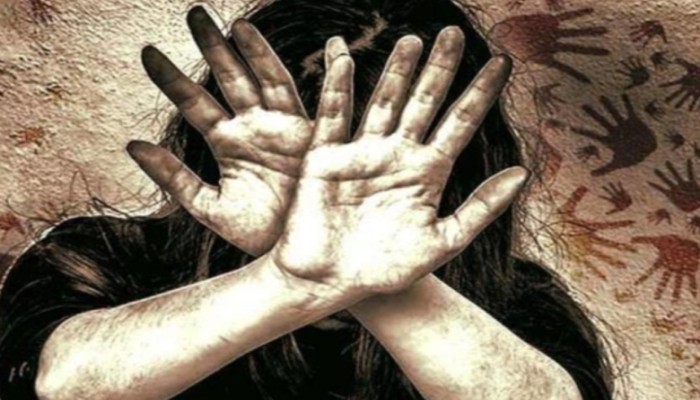 সংবাদ প্রকাশের পর বাকেরগঞ্জে ধ'র্ষ'ণে'র অ'ভি'যো'গে মা'ম'লা, ওসির ভূমিকা নিয়ে ওঠা অ'ভি'যো'গে'র নিরপেক্ষ ত'দ'ন্তে'র দা'বি