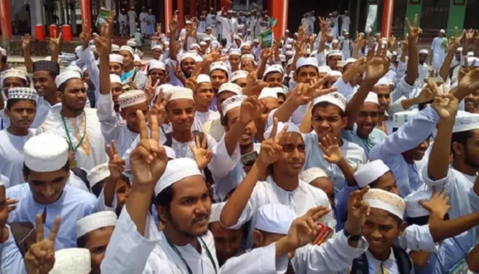 আলিমে পাসের হারে ছাত্রীরা এগিয়ে, জিপিএ-৫ এ ছাত্ররা