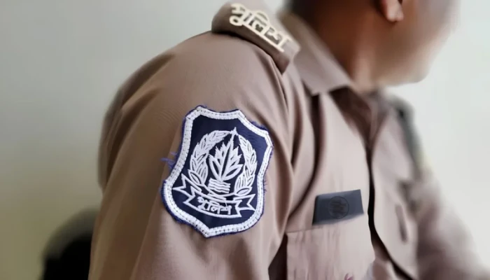কনস্টেবলের স্ত্রীর সঙ্গে ‘শারীরিক সম্পর্ক’, সেই এএসপি বাধ্যতামূলক অবসরে
